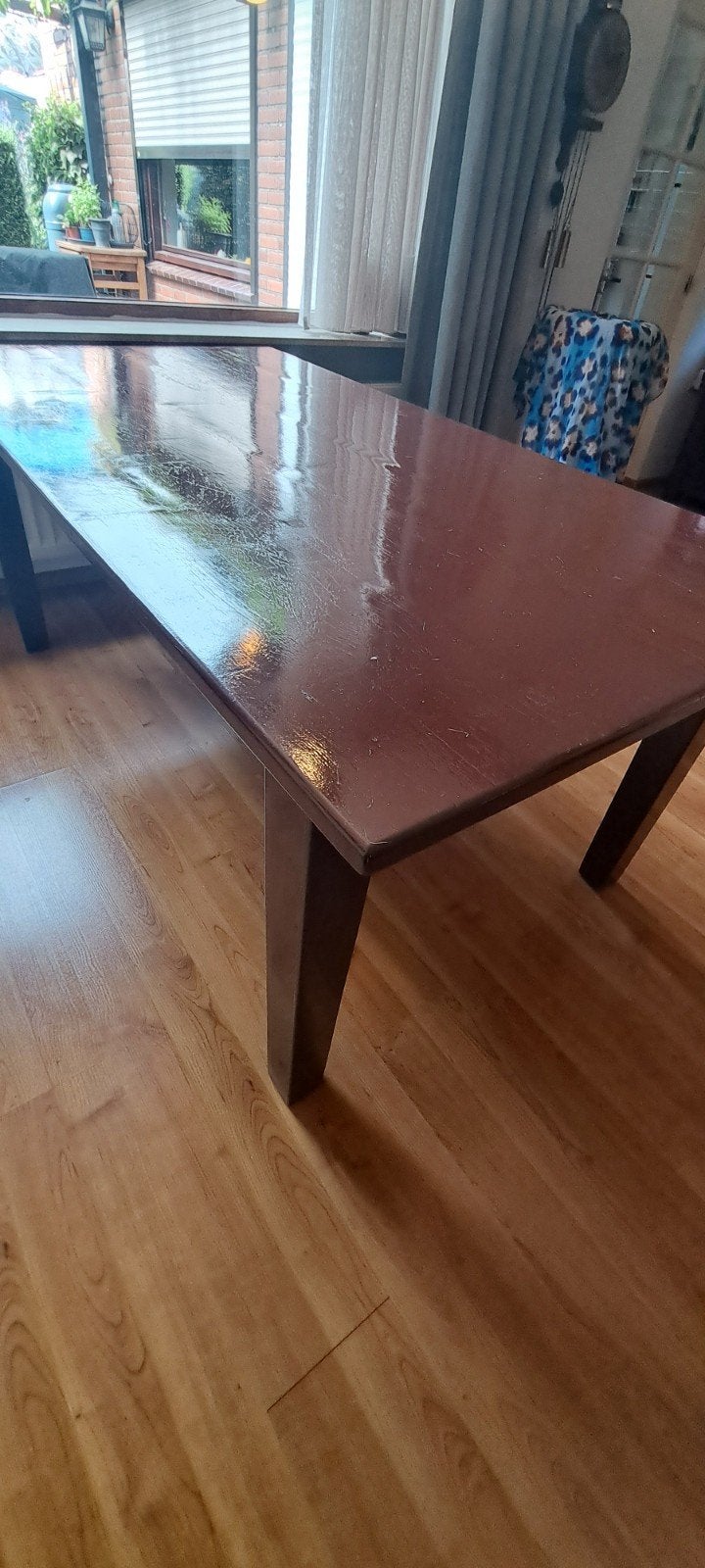 Robuuste eettafel van donker hout, Huis en Inrichting, Tafels | Eettafels, Ophalen, Gebruikt, Klassiek, 50 tot 100 cm
