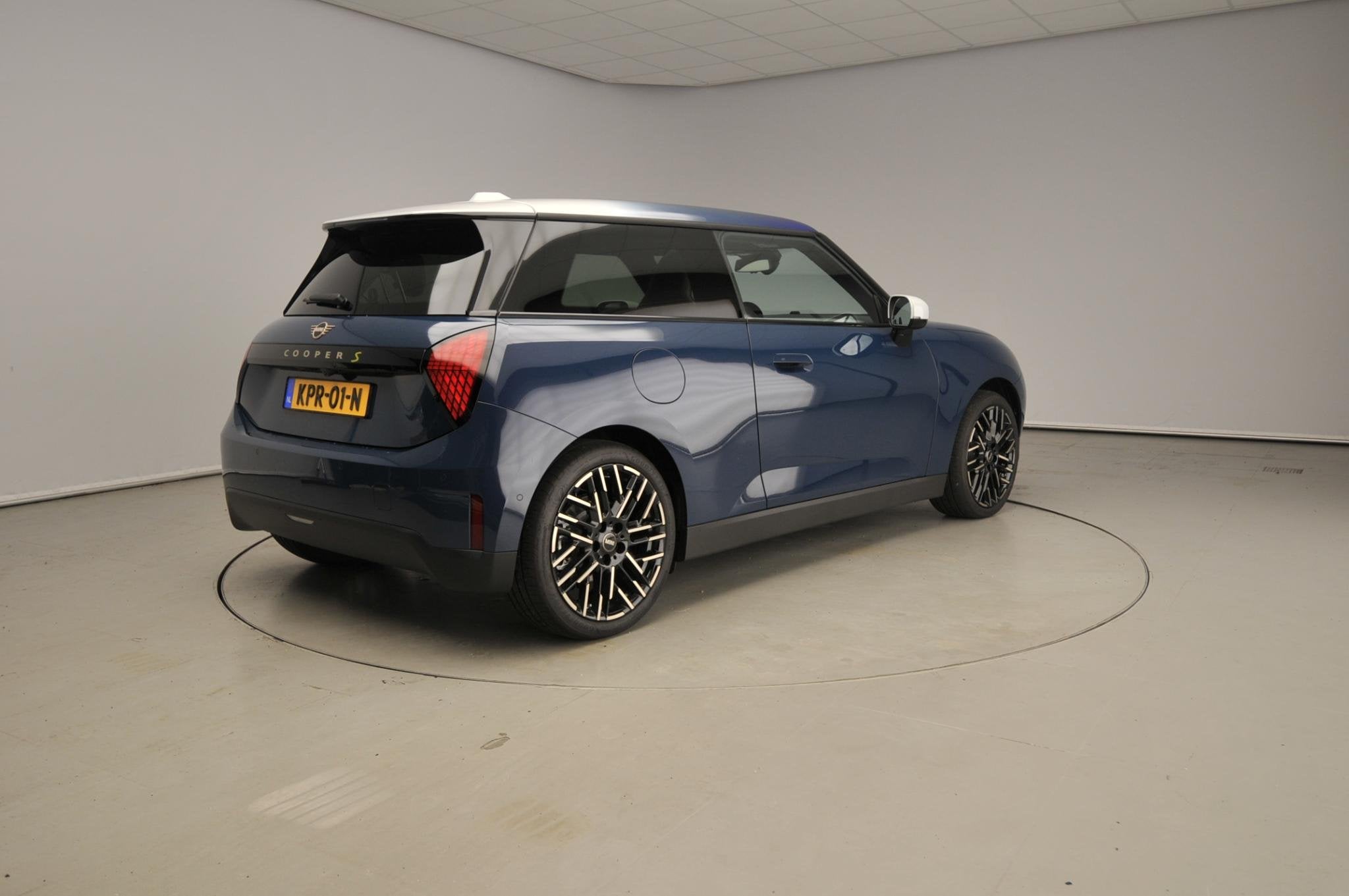 MINI 3-Deurs Cooper SE Favoured M 54.2 kWh Panoramadak | Com, Auto's, Beige, Met garantie (alle), Mini Electric, 315 min