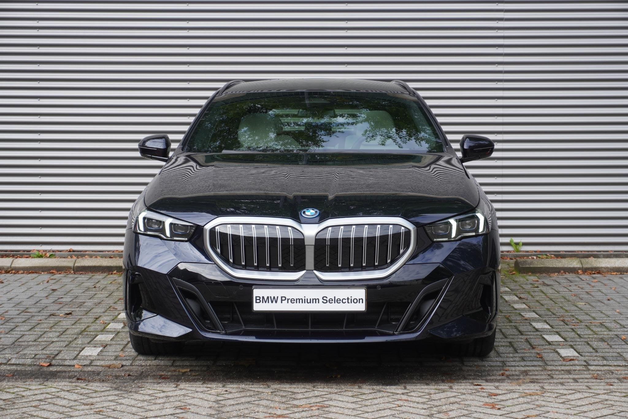 BMW 5 Serie 530e Touring M Sport Edition | Travel Pack | Com, Auto's, Automaat, 1998 cc, 1800 kg, 4 cilinders