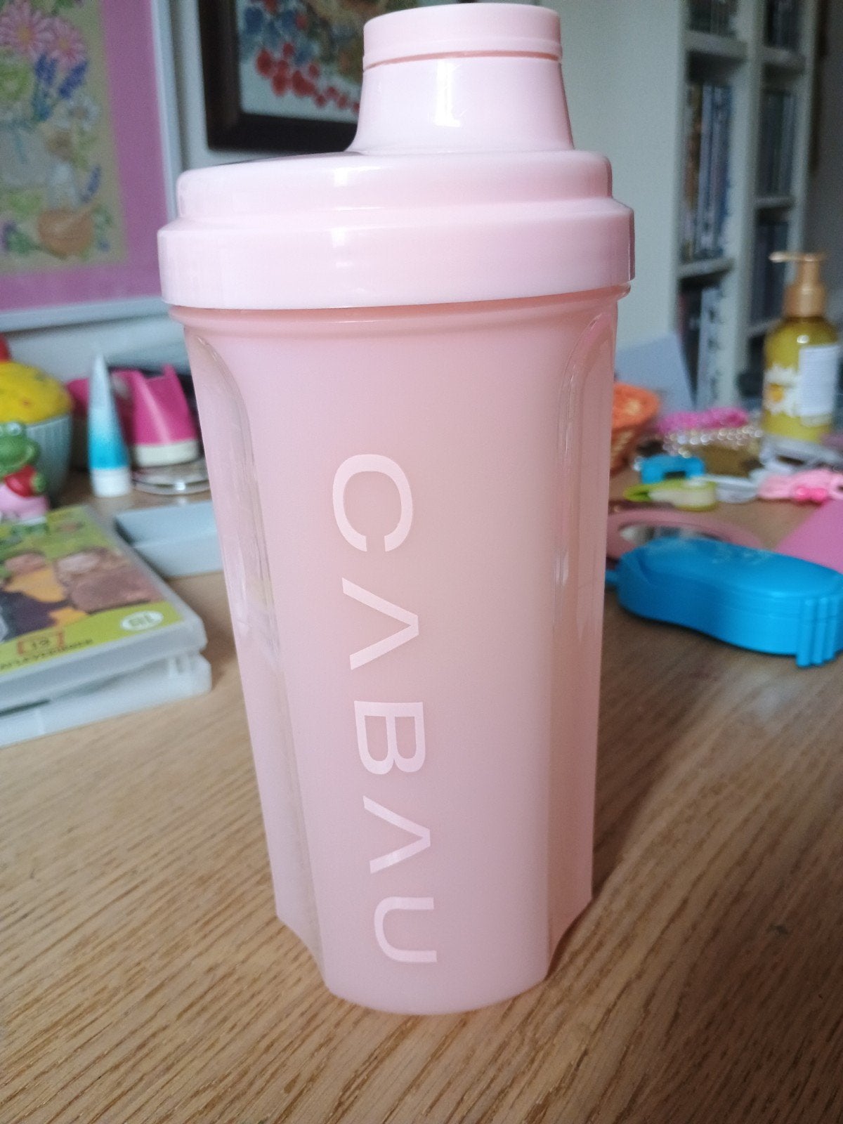 Roze CABAU Shaker Fles - Zo goed als nieuw, Sport en Fitness, Ophalen, Zo goed als nieuw