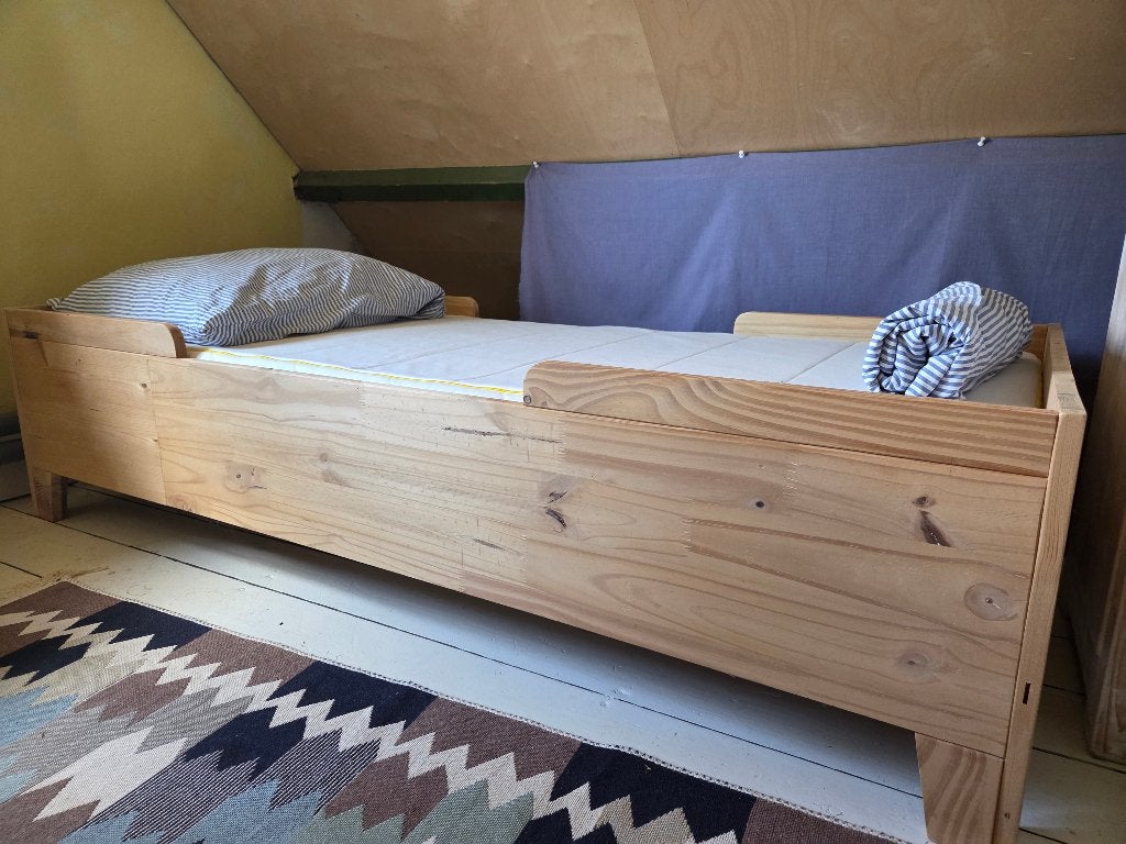 Houten kleuterbed 75x165, Kinderen en Baby's, Ophalen, 70 tot 85 cm, Zo goed als nieuw, Matras