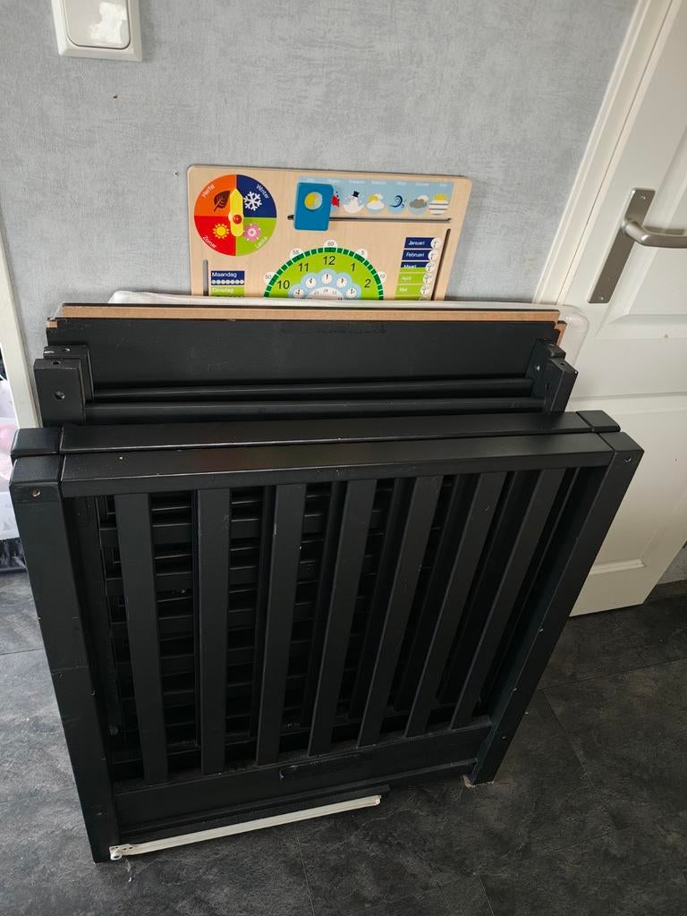Zwarte box met lade en matras, Kinderen en Baby's, Boxen, Ophalen, Gebruikt, Rechthoekig, In hoogte verstelbaar