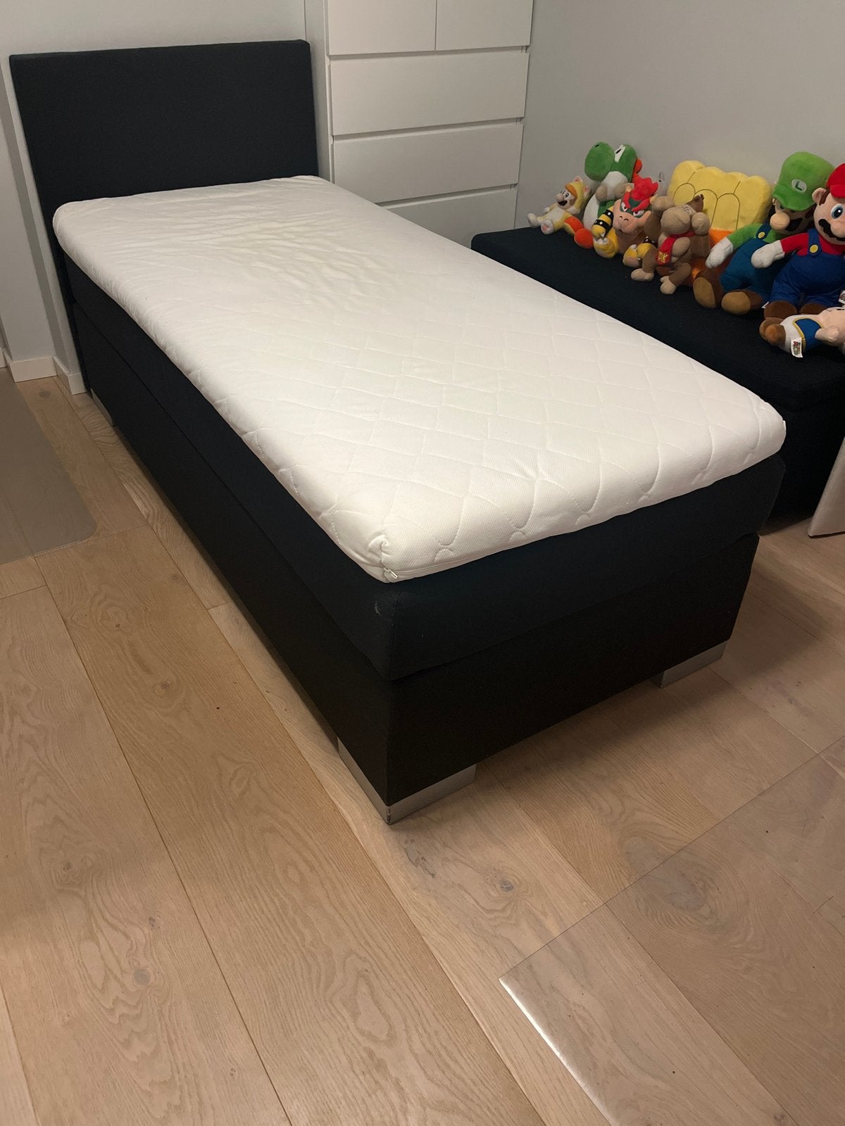 Eenpersoons boxspring met hoofdbord - 90x200 cm, Ophalen, 90 cm, Eenpersoons, Zwart