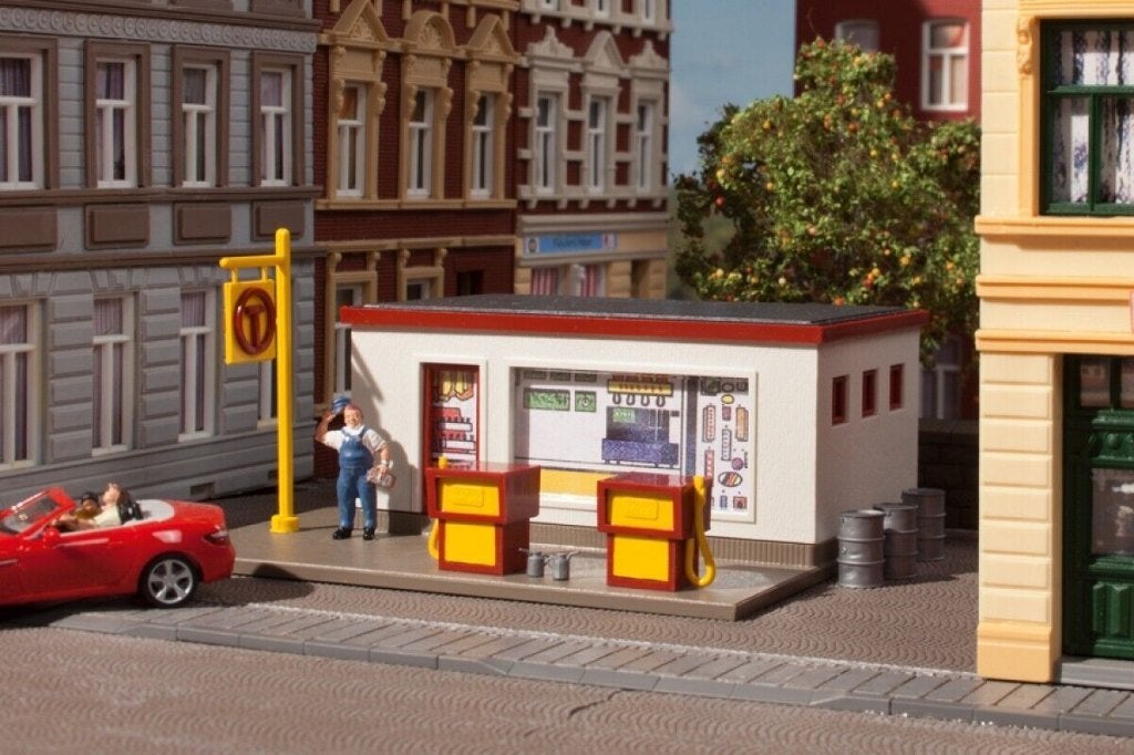 Klein tankstation Auhagen, Hobby en Vrije tijd, Overige merken, Wisselstroom, Brug, Tunnel of Gebouw, Nieuw