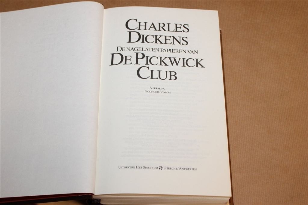 Papieren van de Pickwick Club — Dickens & Bomans, Roman, Ophalen of Verzenden, Gelezen