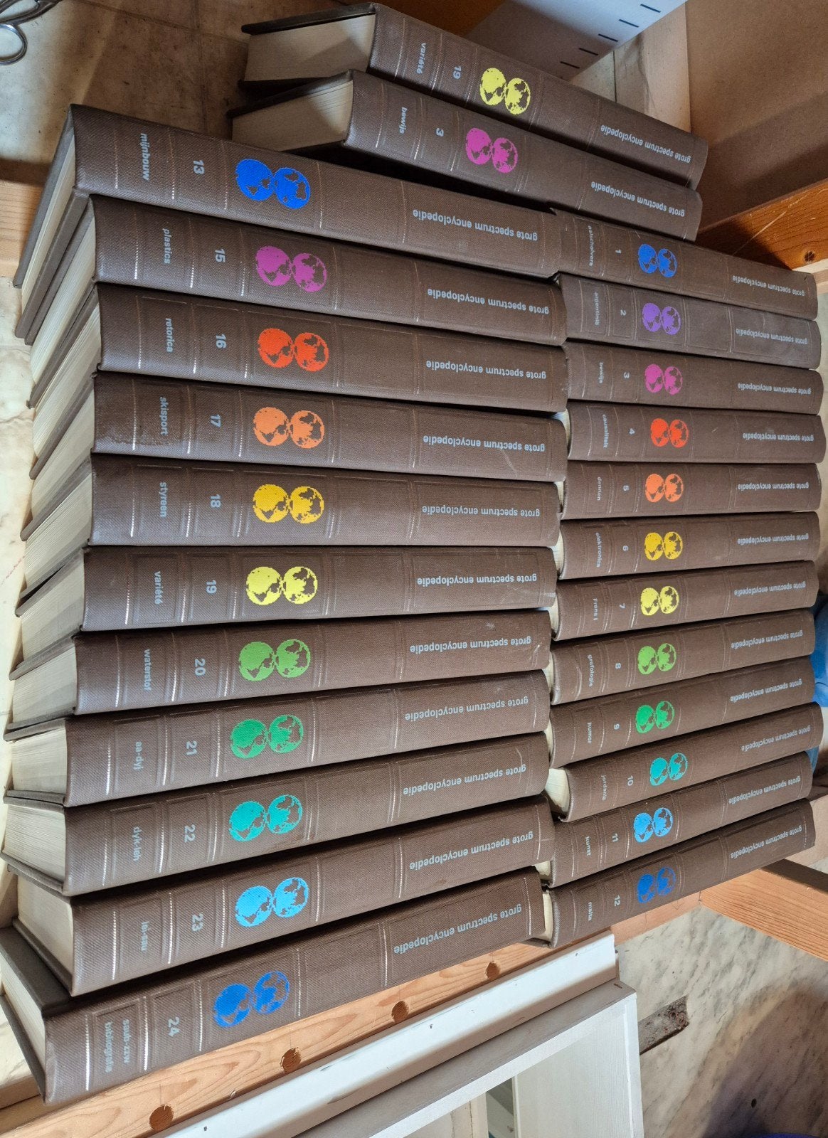 Grote Spectrum Encyclopedie - Complete Serie (24 delen), Boeken, Ophalen of Verzenden, Gelezen, Algemeen, Complete serie