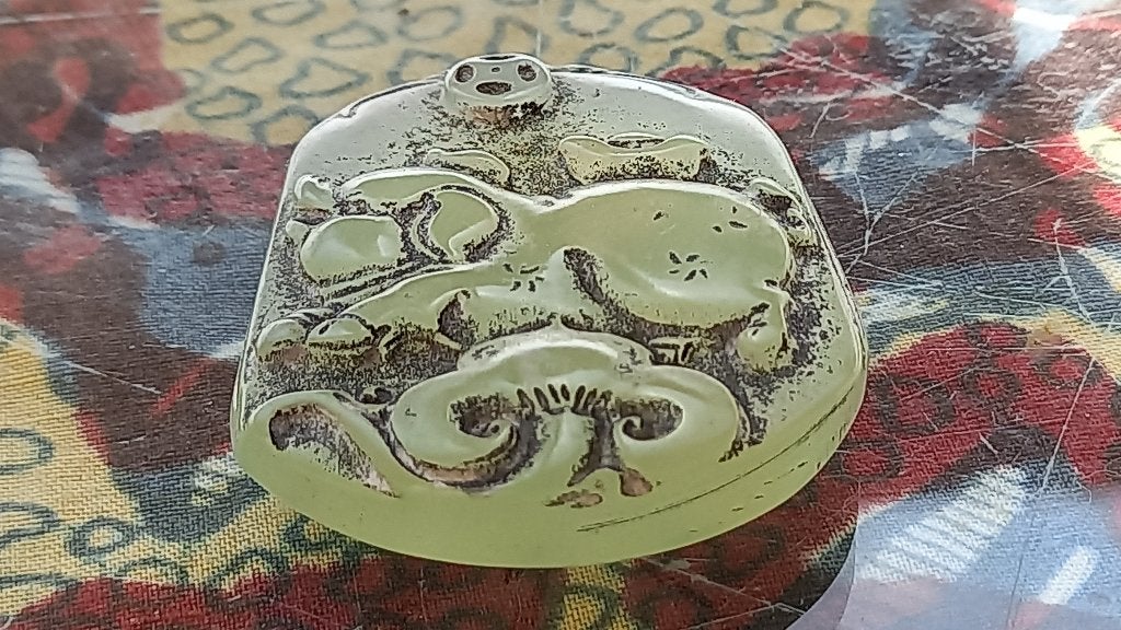 Mooi antiek Chinees jade amulet met een varken 4,8 cm., Ophalen of Verzenden