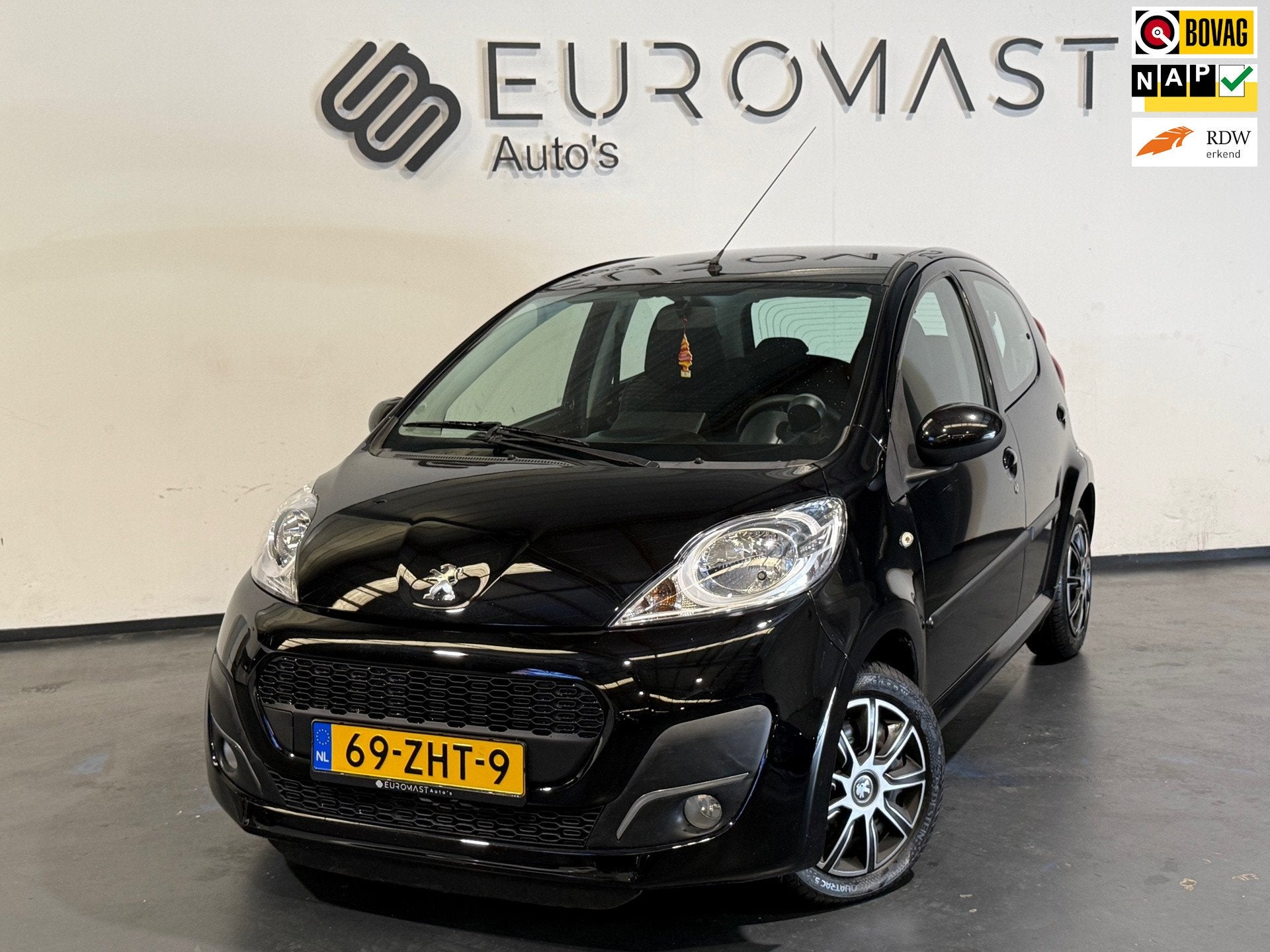 Peugeot 107 1.0 Active Automaat Carplay 5d Nieuwe Apk, Euro 5, Stof, Gebruikt, Elektrische ramen