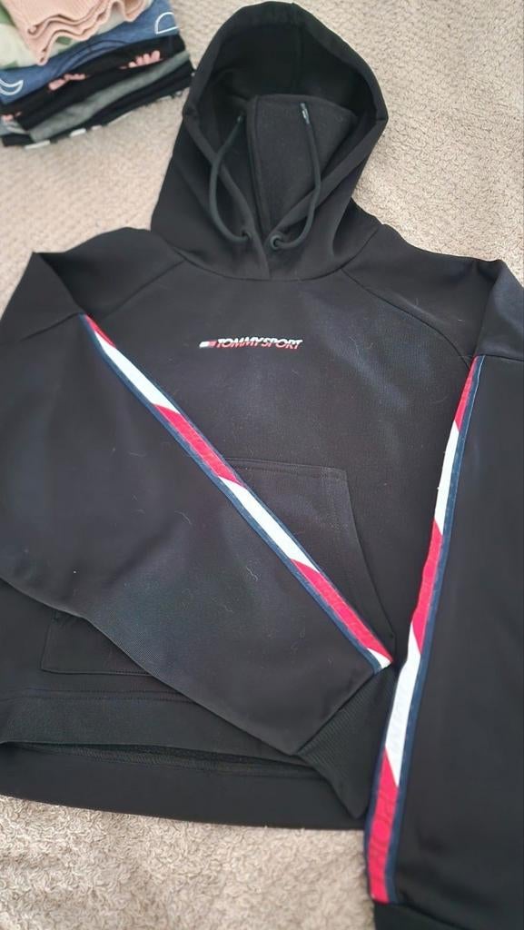 Tommy Hilfiger sport trui maat S kort model, Kleding | Dames, Sportkleding, Zwart, Overige typen, Ophalen of Verzenden, Zo goed als nieuw