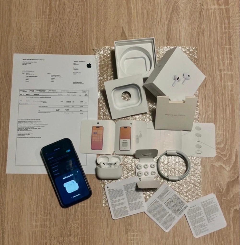 Apple AirPods Pro 2e generatie met MagSafe Oplaadcase, Verzenden, Zo goed als nieuw, Draadloos