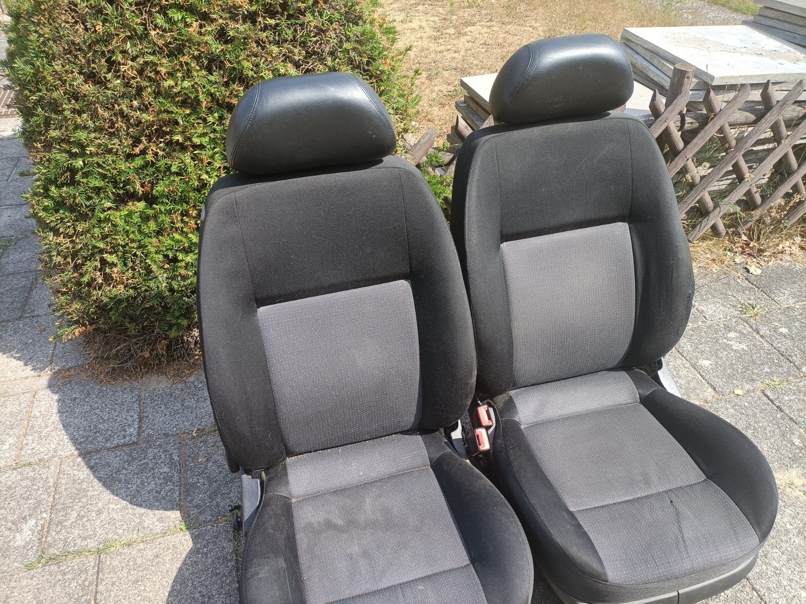 Golf 4 voorstoelen met airbag 1 stoel beschadigd, Auto-onderdelen, Interieur en Bekleding, Ophalen, Gebruikt, Volkswagen