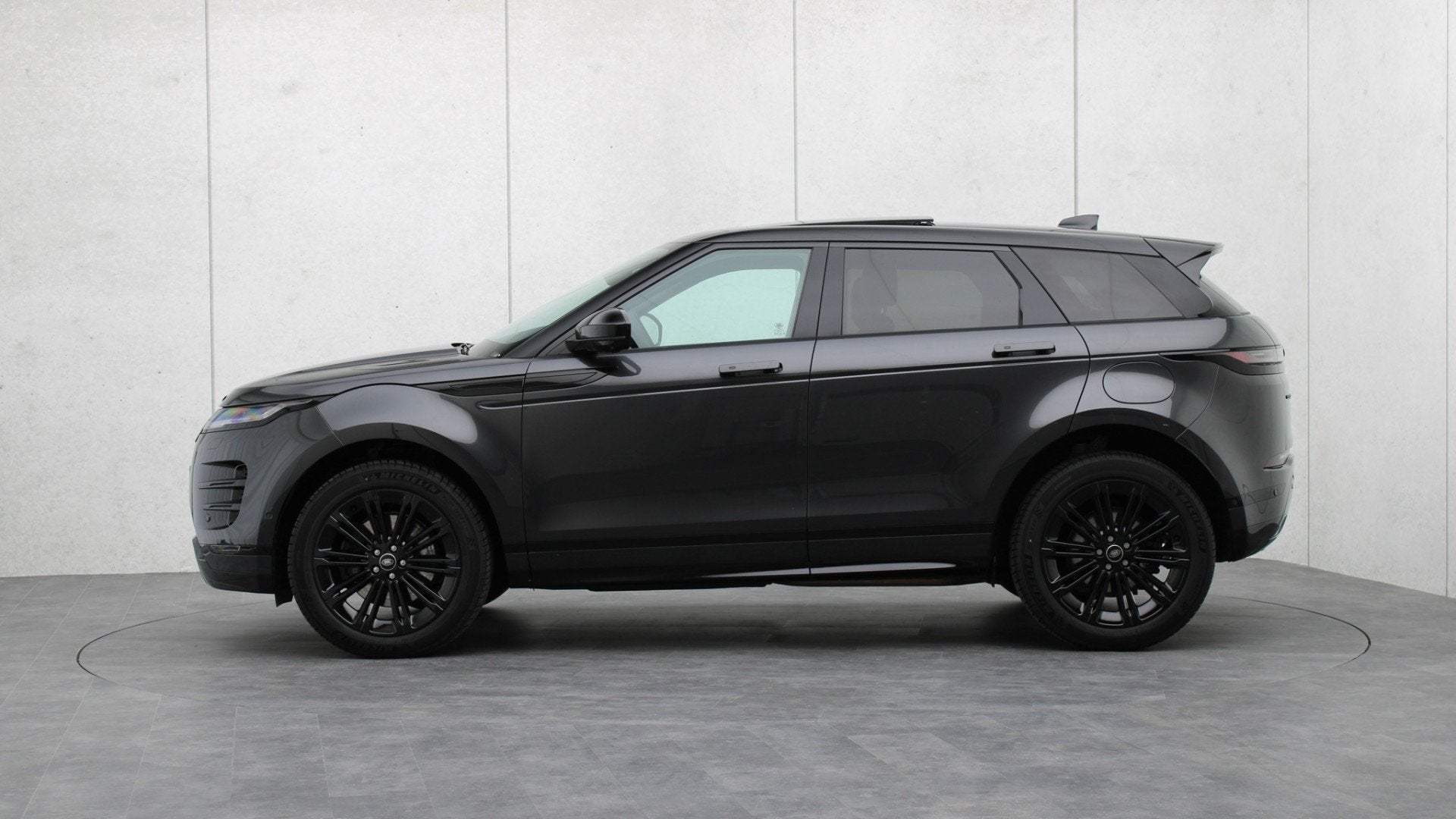 Land Rover Range Rover Evoque P270e AWD Dynamic SE | Meridia, Auto's, Land Rover, 12 maanden, Hybride Elektrisch/Benzine, 269 pk