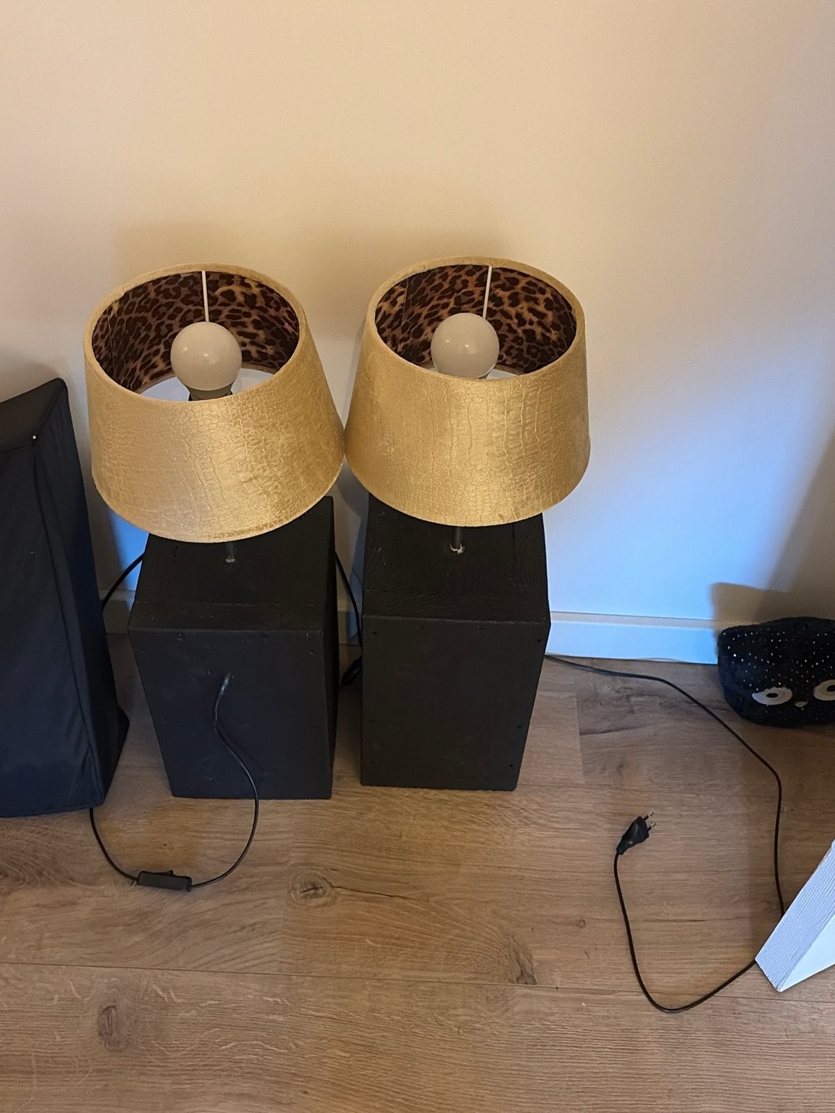 Set van 2 unieke handgemaakte tafellampen, Ophalen of Verzenden, Gebruikt, Hout, 50 tot 75 cm