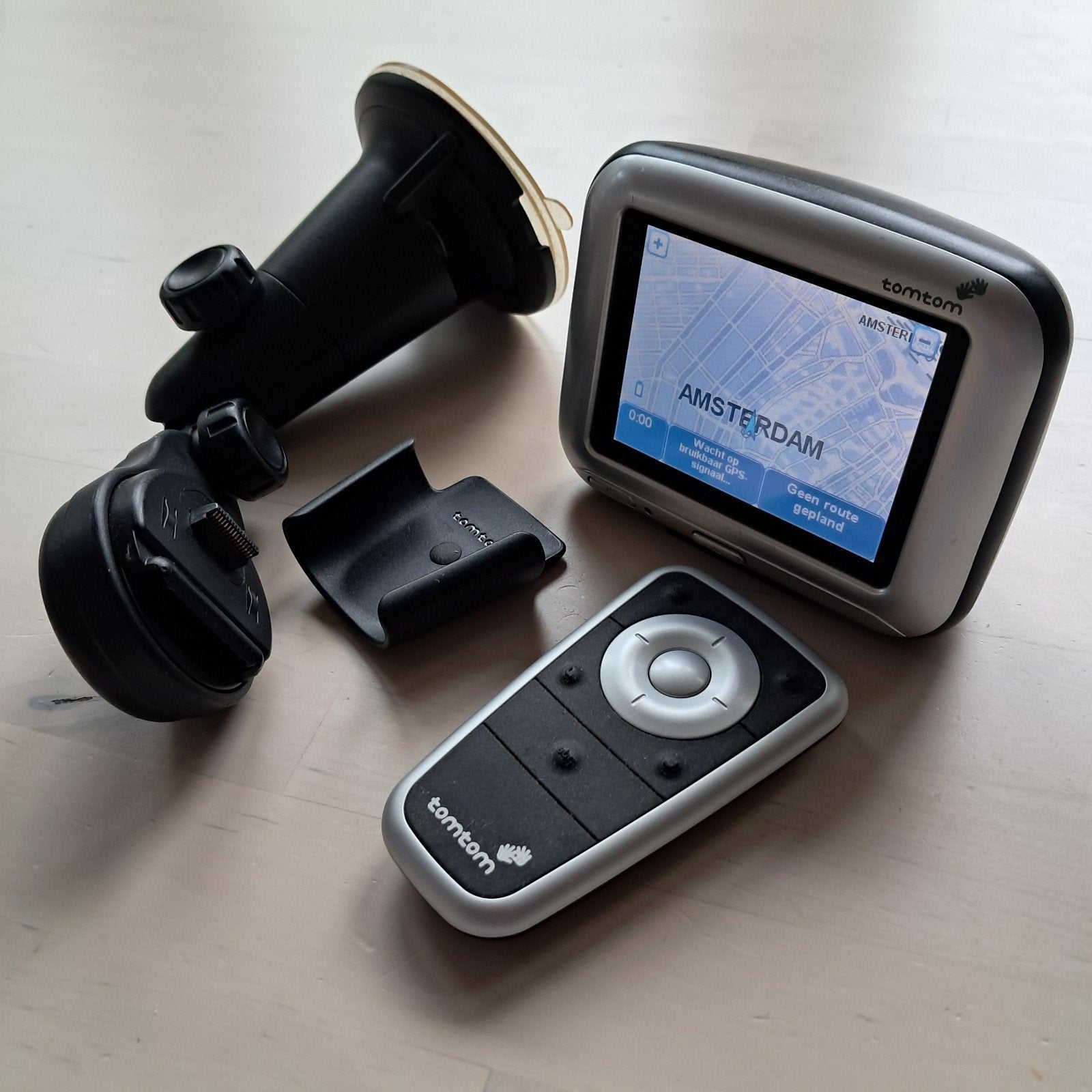 TomTom GO 700 navigatiesysteem met afstandsbediening, Auto diversen, Ophalen of Verzenden, Zo goed als nieuw