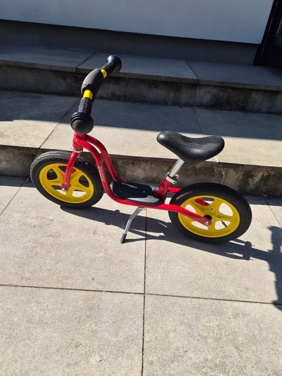 Puky loopfiets rood/geel - nette staat!, Ophalen, Zo goed als nieuw, Minder dan 16 inch, Puky