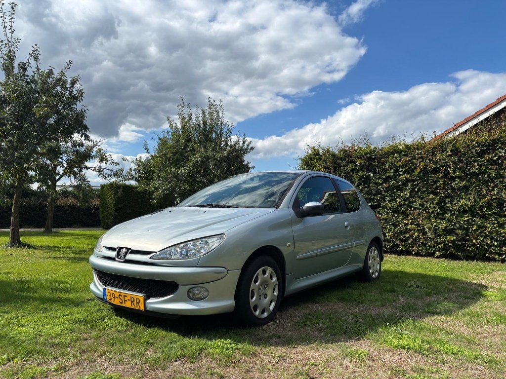 Peugeot 206 1.4 3D 2005 met subwoofer, Auto's, Stof, 4 cilinders, Origineel Nederlands, Particulier