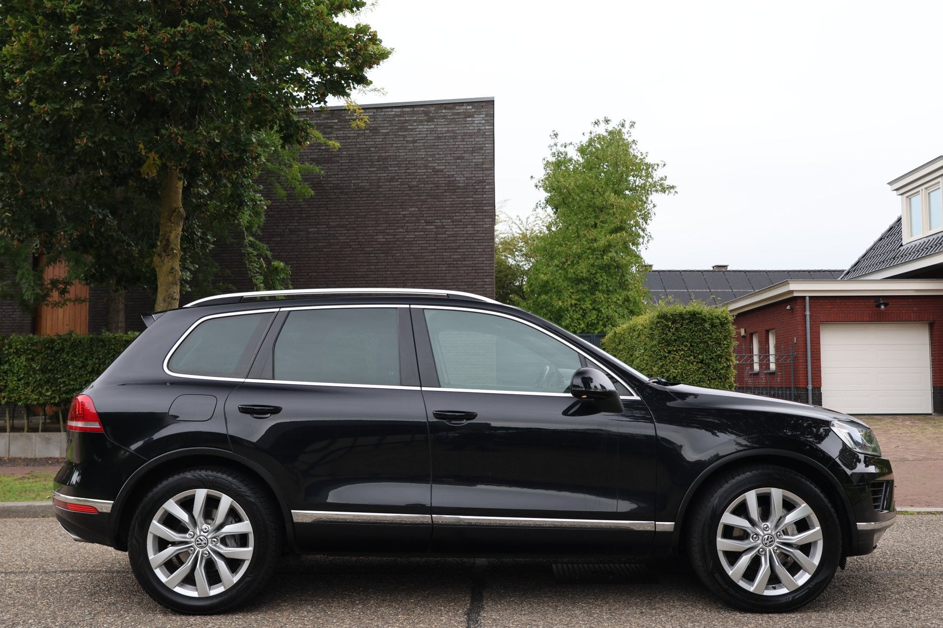 Volkswagen Touareg 3.0 TDI Highline | EX BPM | CAR HAS AN EN, Auto's, Automaat, Automatische klimaatregeling, 15 km/l, Euro 6