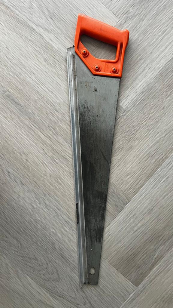 Gebruikte Handzaag met Oranje Handvat, Tuin en Terras, Handzagen, Ophalen of Verzenden, Gebruikt, Handzaag