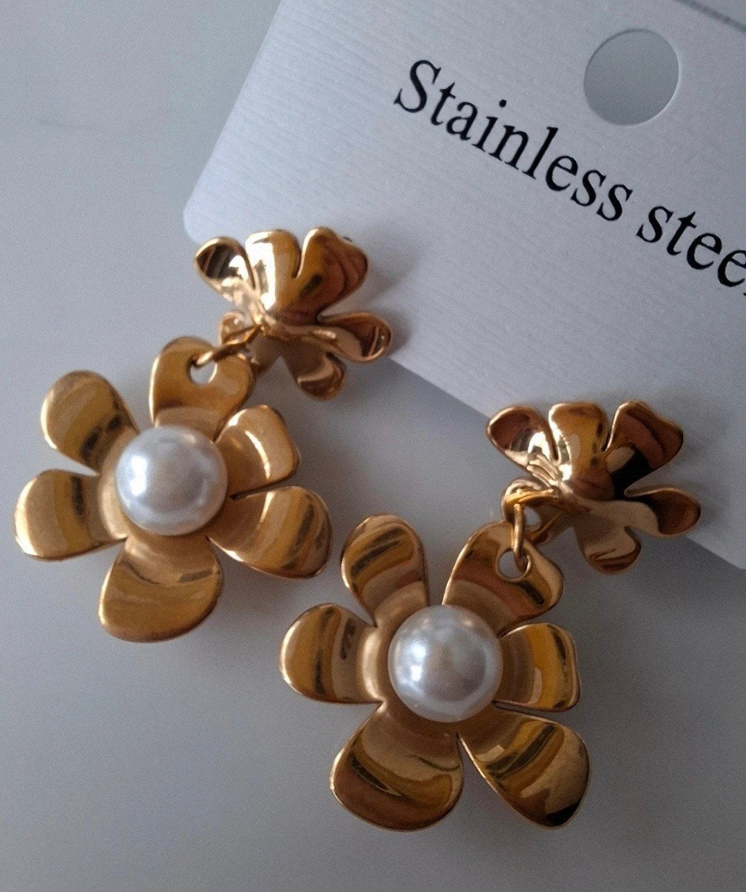 Rvs roestvrijstaal oorbellen goud parel bloem, Sieraden, Tassen en Uiterlijk, Oorbellen, Overige materialen, -, -, Nieuw