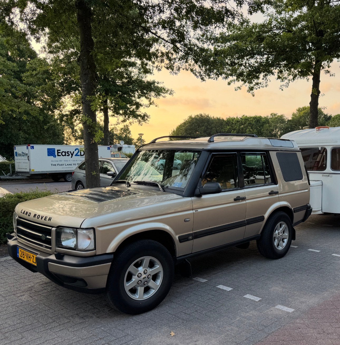 Land Rover Discovery 2 Td5 In topconditie met nieuwe APK!, Auto's, Automaat, Land Rover, Beige, 2495 cc
