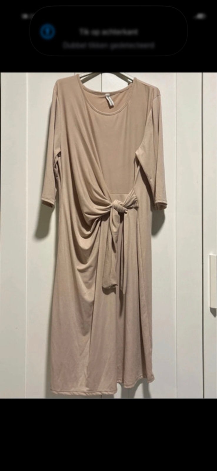 Lamge jurk met knoop detail, Beige, Ophalen of Verzenden, Zo goed als nieuw, Maat 36 (S)