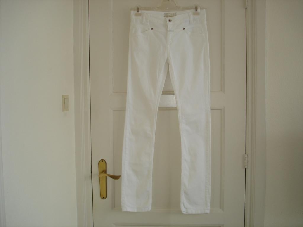 Closed witte katoenen broek pedal cape It mt 42= NL mt 36-38, Ophalen, Zo goed als nieuw, Maat 36 (S), Lang