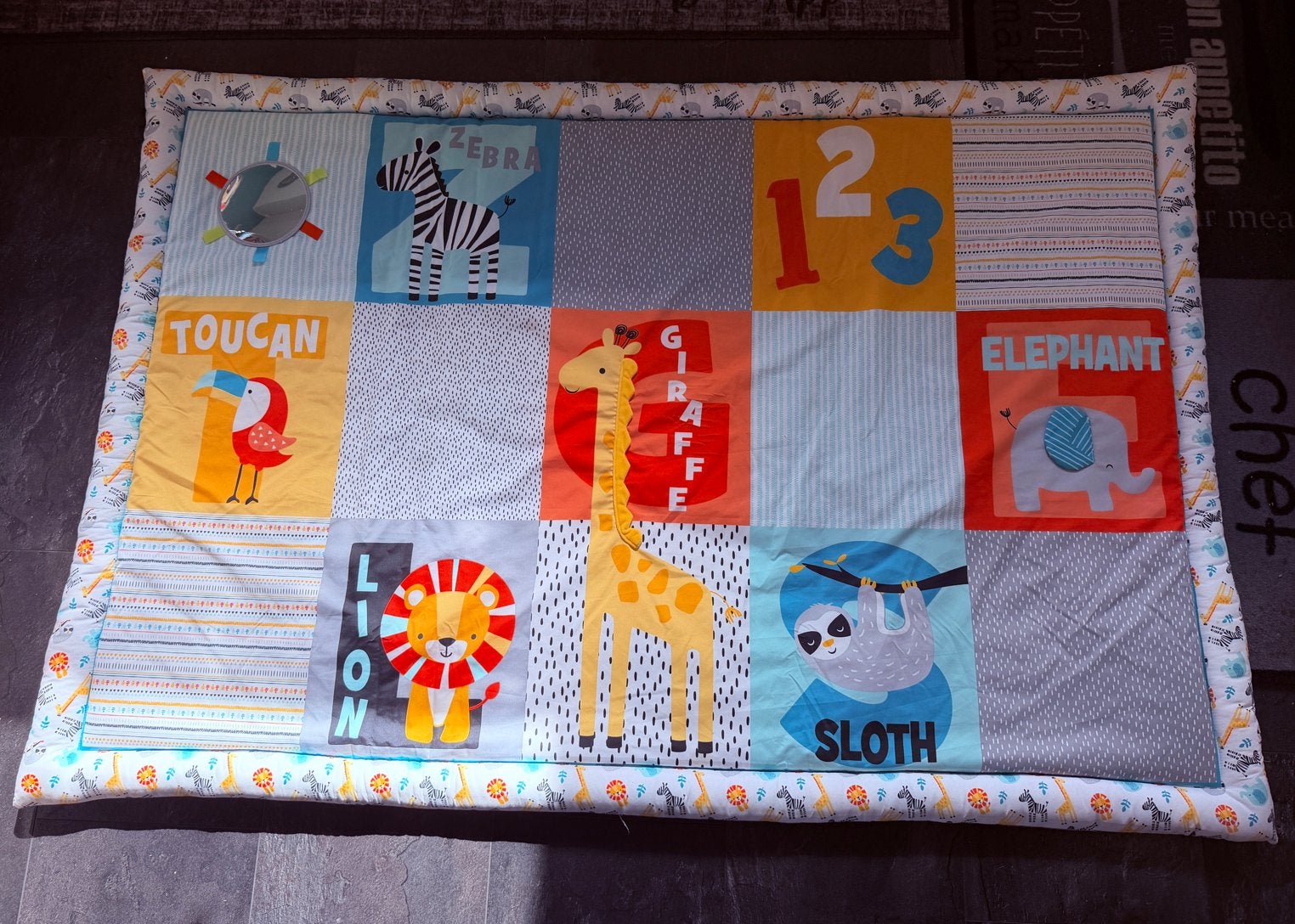 Nieuwe Vrolijk Speelkleed met Dieren en Spiegeltje, Ophalen of Verzenden, Zo goed als nieuw