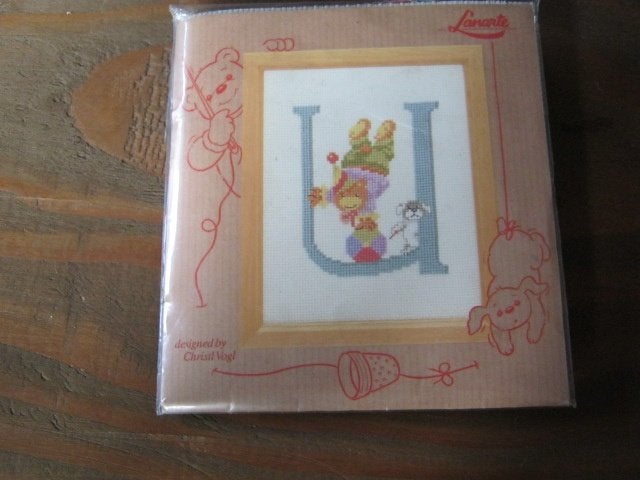 Borduurpakket   Lanarte Letter U Beertje  compleet  nr 4895, Verzenden, Nieuw, Handborduren, Borduurpakket