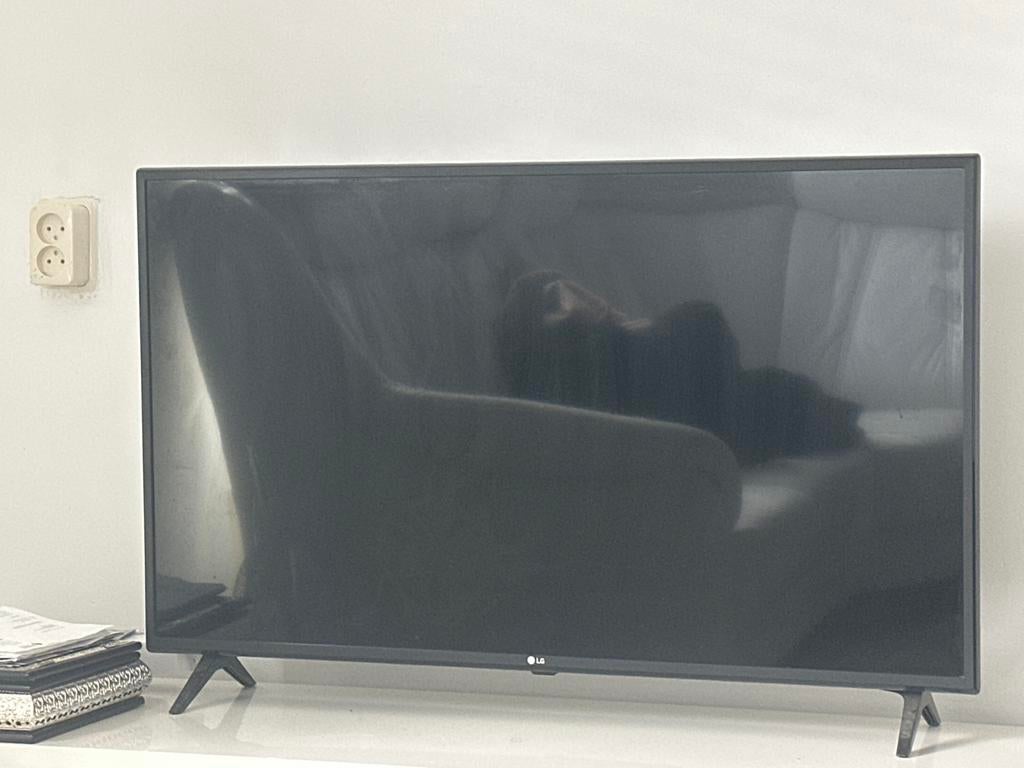 LG smart TV met DEFECT/KAPOT scherm - Ideaal voor onderdelen, 50 Hz, Ophalen of Verzenden, LG, 100 cm of meer