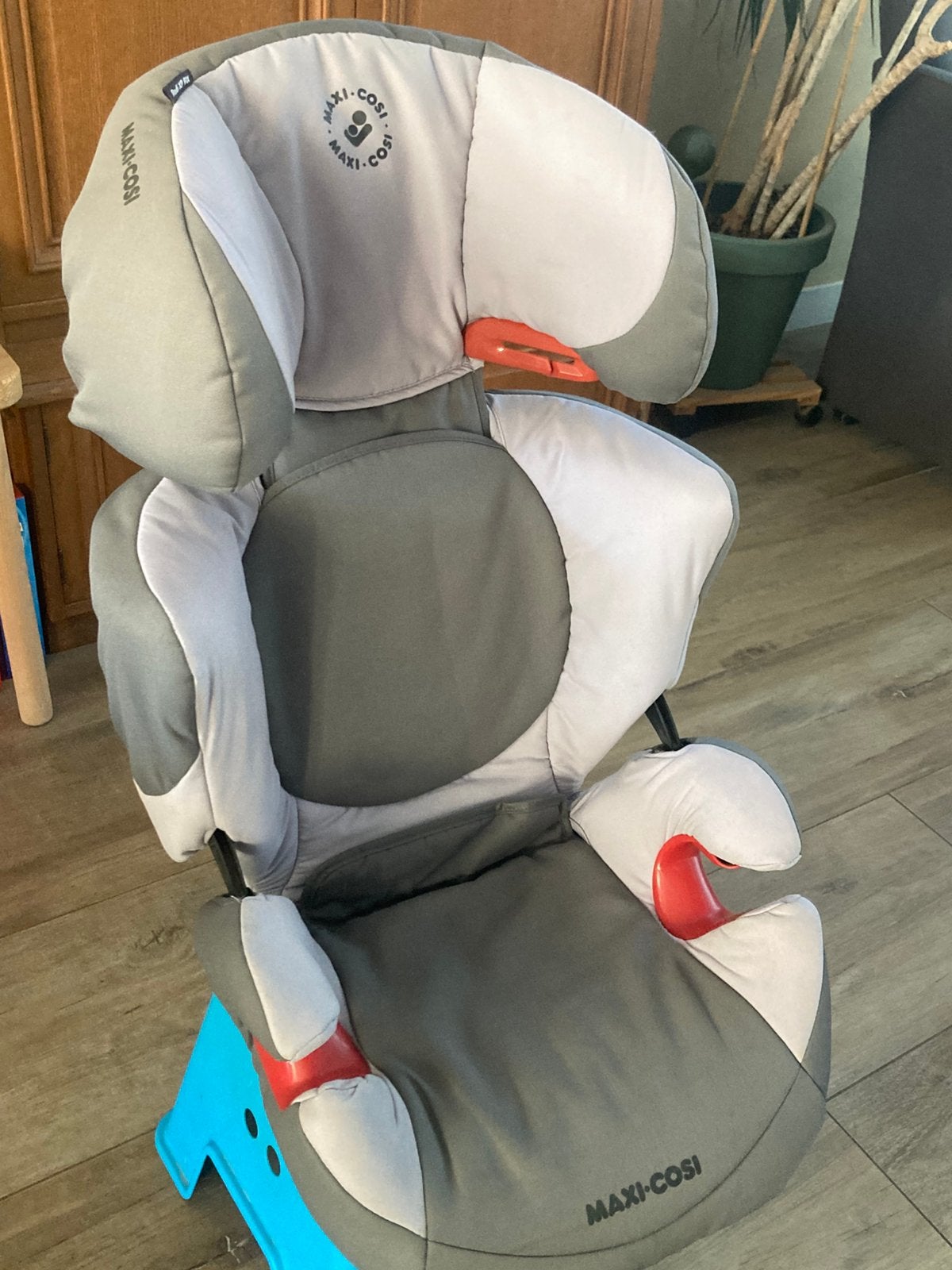maxi cosi met iso fix, Ophalen, 15 t/m 36 kg, Verstelbare rugleuning, Zo goed als nieuw