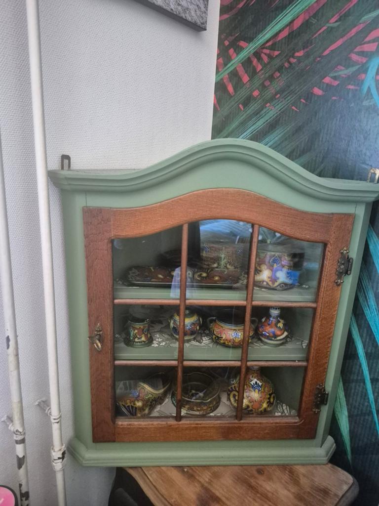 erg schattig antiek vintage hang hoekkastje van eiken, Antiek en Kunst, Antiek | Meubels | Kasten, Ophalen