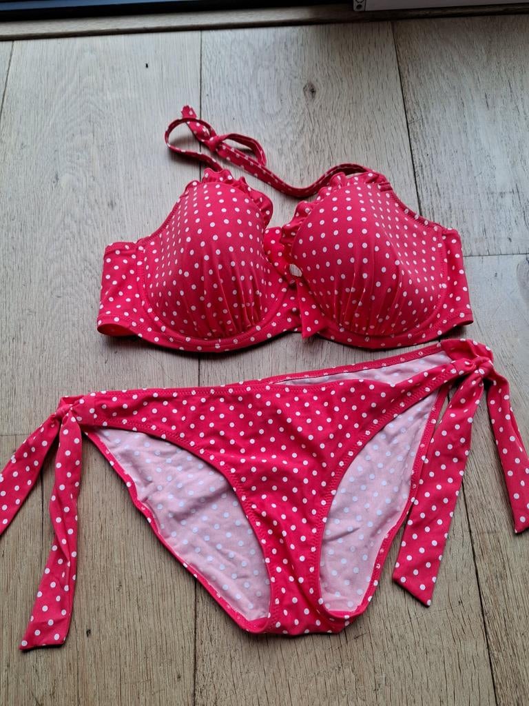 Pour Moi Bikini rood met witte stippen - XXL, 44 cup E, Kleding | Dames, Badmode en Zwemkleding, Ophalen of Verzenden