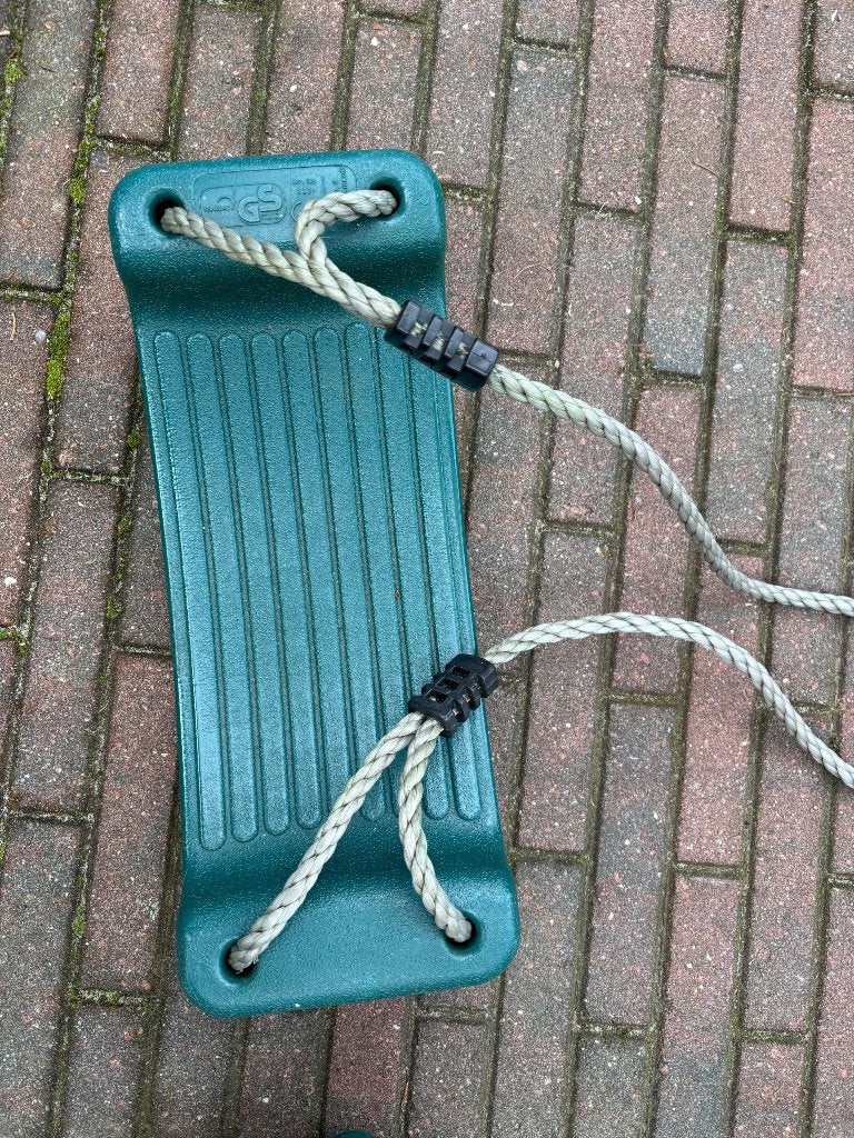 Twee leuke schommels voor tuin , met accessoires, Kinderen en Baby's, Ophalen, Gebruikt, Schommel