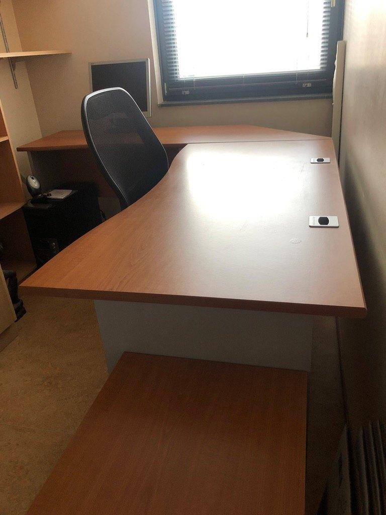 Groot hoekbureau kleur kersen, Ophalen, Spaanplaat of MDF, Hoekbureau, Bruin