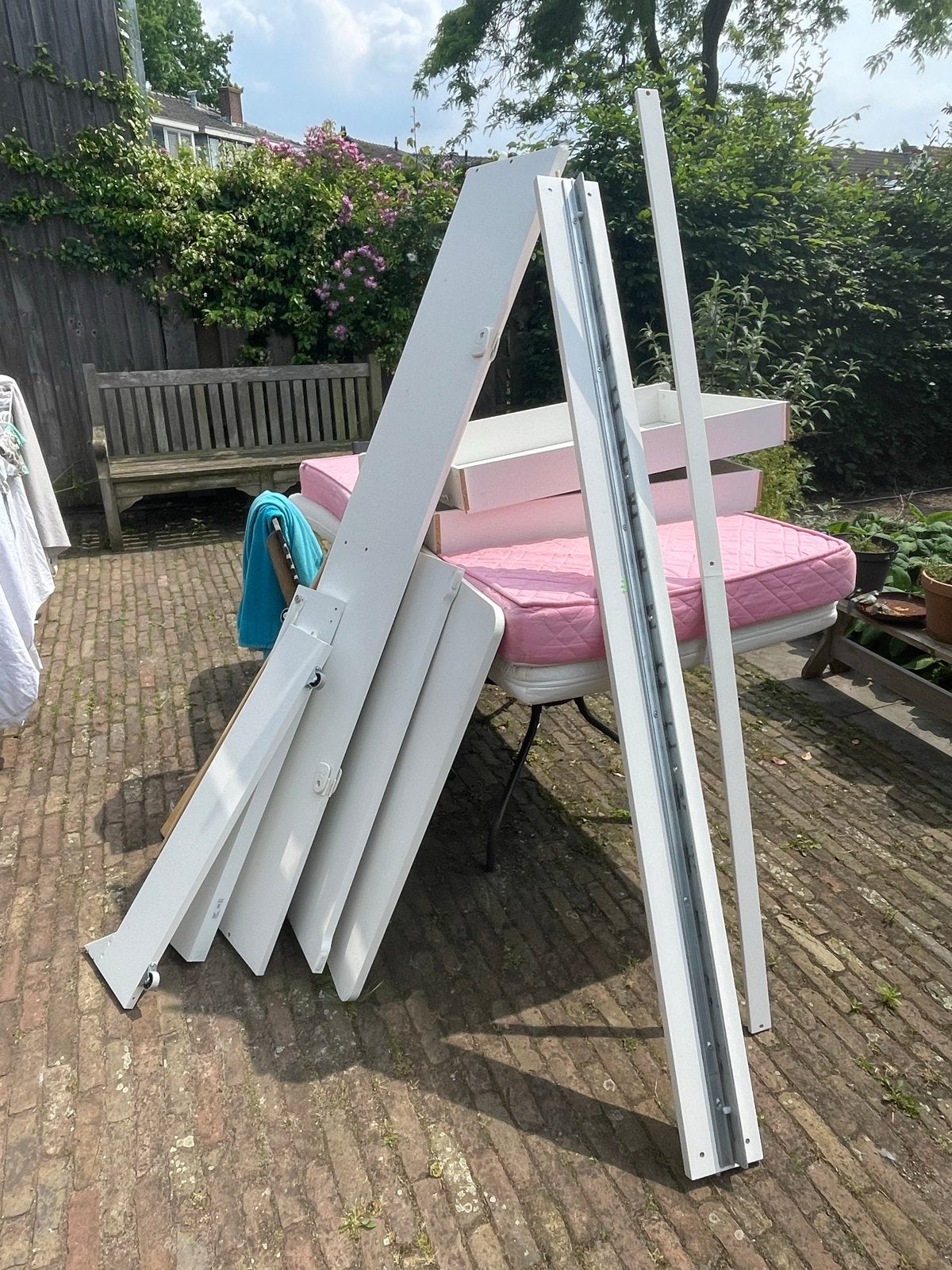 Uitschuifbaar IKEA SLÄKT bed met opberglades - wit, Ophalen, 90 cm, Wit, Tweepersoons
