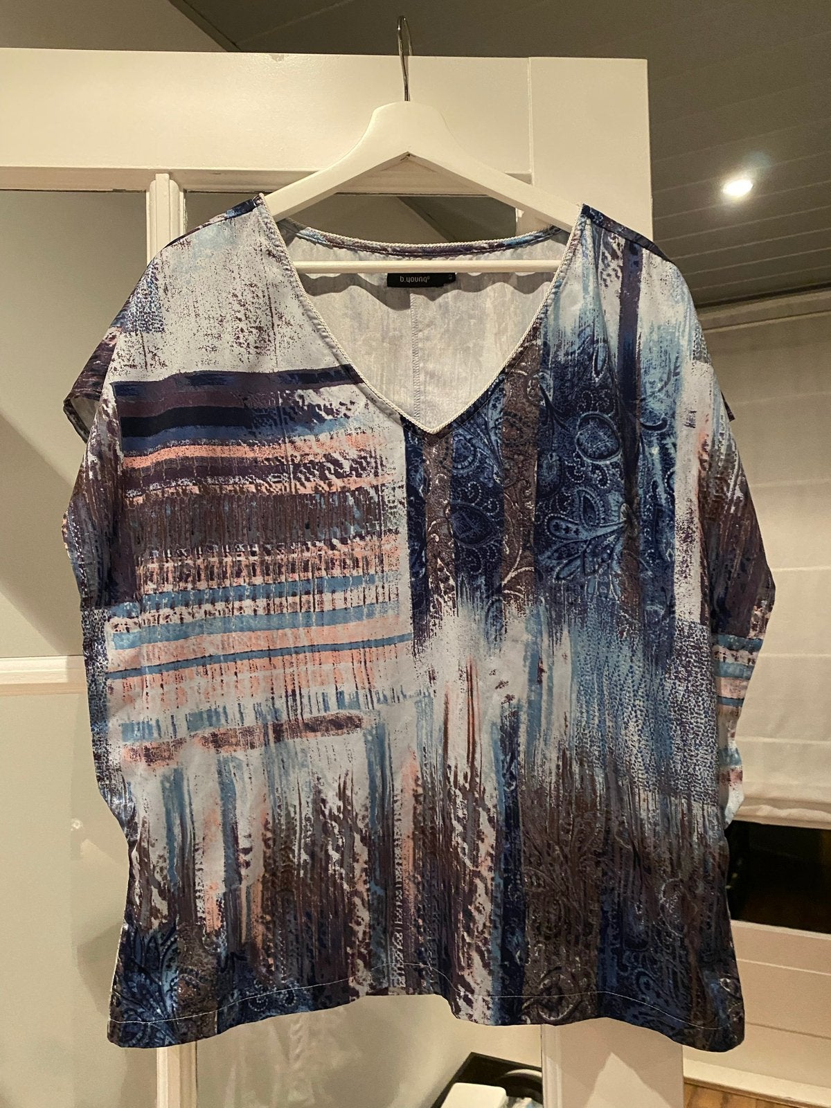 B.young blouse maat 42, Ophalen of Verzenden, Zo goed als nieuw, Maat 42/44 (L), Blauw
