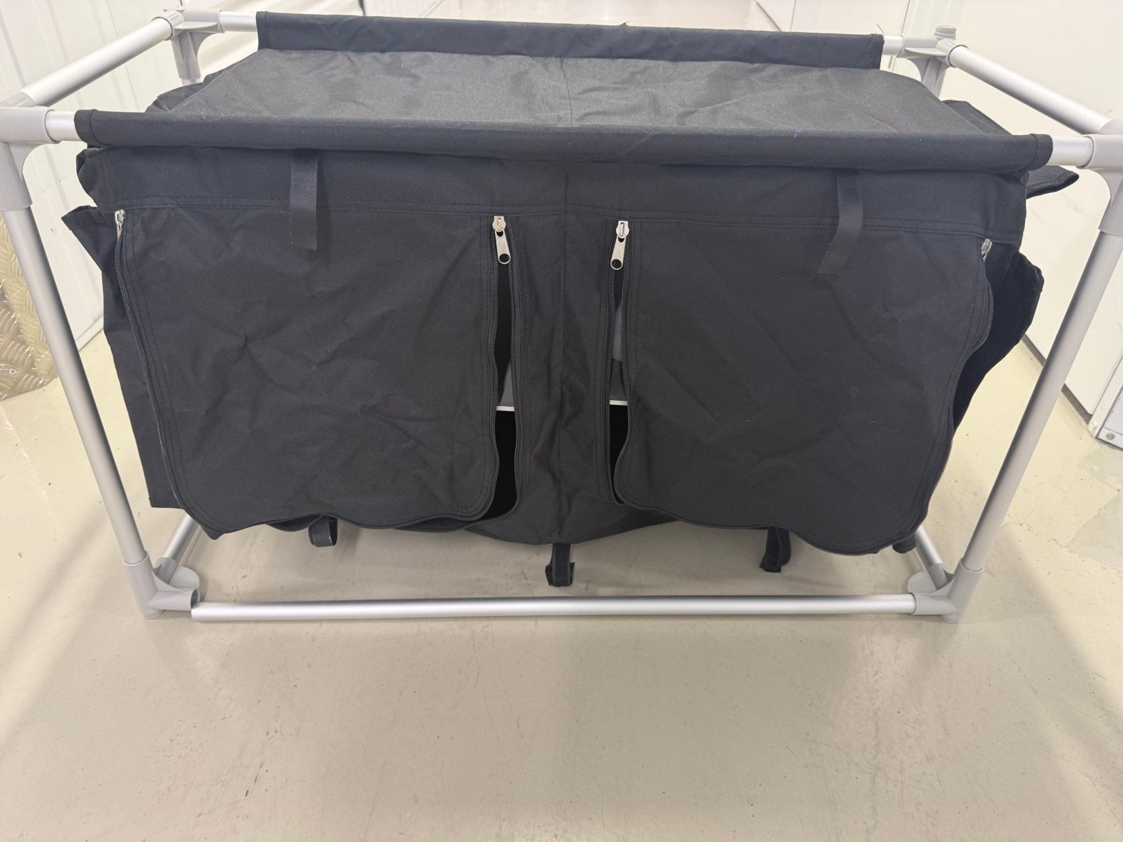 Complete keuken voor de voortent, Ophalen, Zo goed als nieuw, Campingkast
