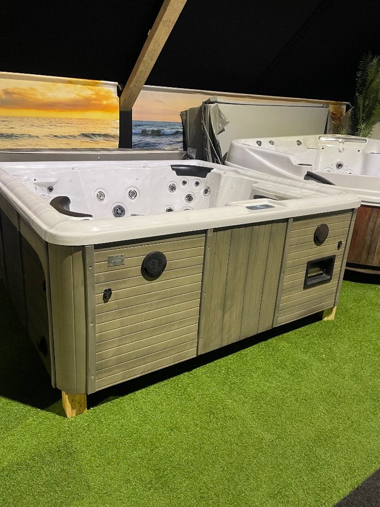 Sunspa Jacuzzi met garantie, Ophalen, Gebruikt, Filter, Vast