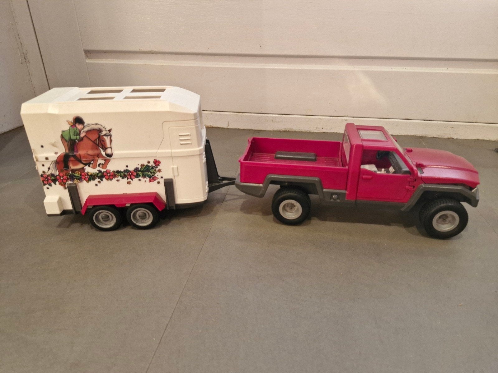 Playmobil roze pick-up met paardentrailer, Ophalen of Verzenden, Gebruikt