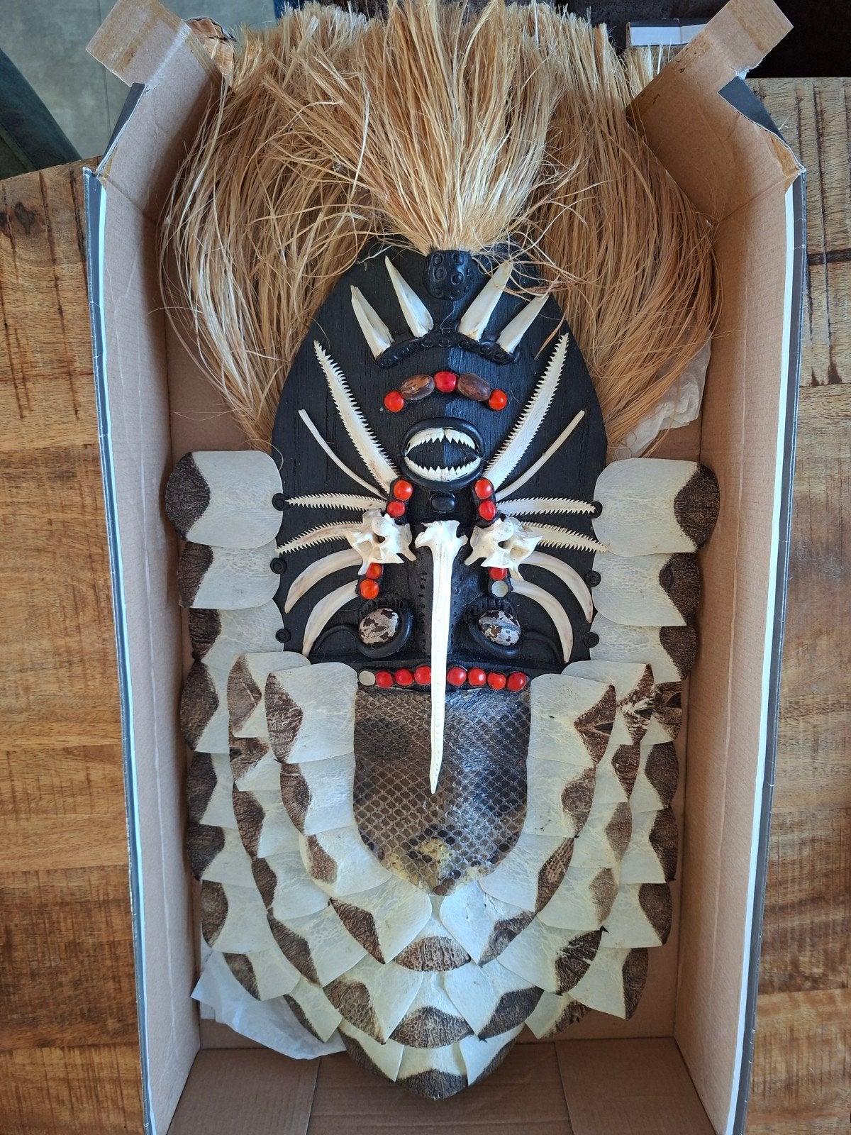 Uniek Afrikaans Masker met Natuurlijke Materialen, Antiek en Kunst, Handgemaakt, Natuurlijk materiaal, Afrika, Masker