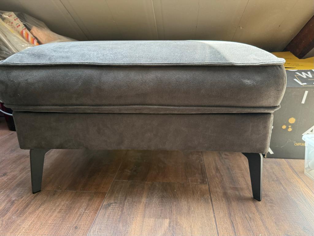 Donkergrijze hocker met zwarte poten, Ophalen, 75 tot 100 cm, Zo goed als nieuw, Stof