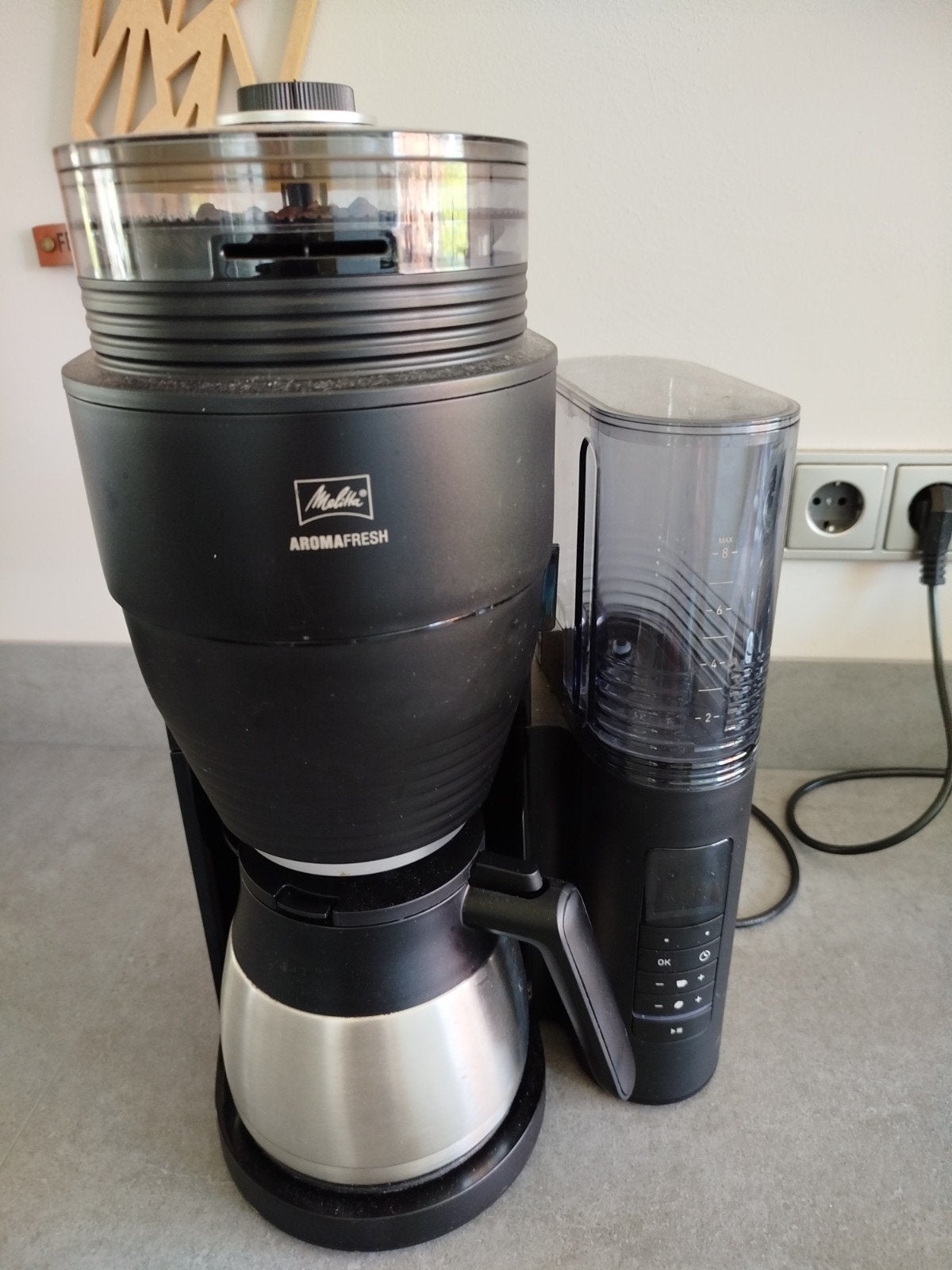 Koffiezetapparaat, koffiebonen en filter, Witgoed en Apparatuur, Koffiezetapparaten, Ophalen, Afneembaar waterreservoir, Koffiemachine