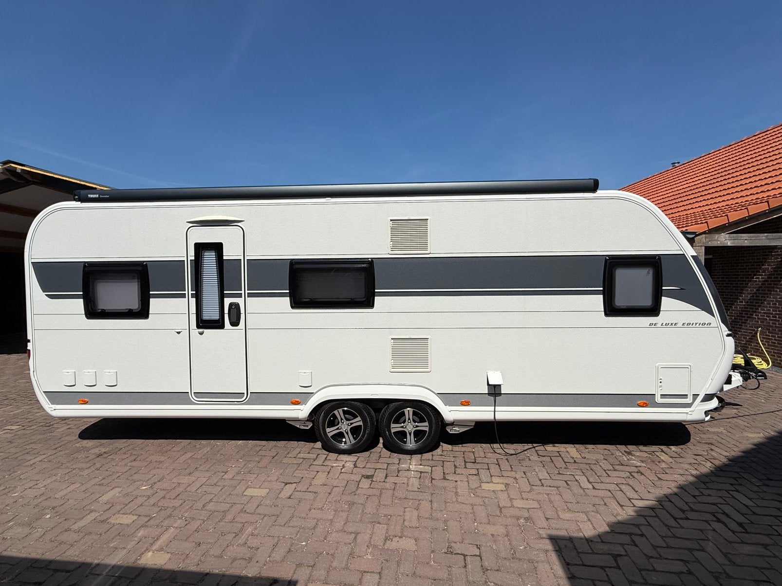 Hobby 650 KMFe OpticBlack-afsluitbare kinderkamer-voortent, Caravans en Kamperen, Hobby, Treinzit, Particulier, Schokbreker