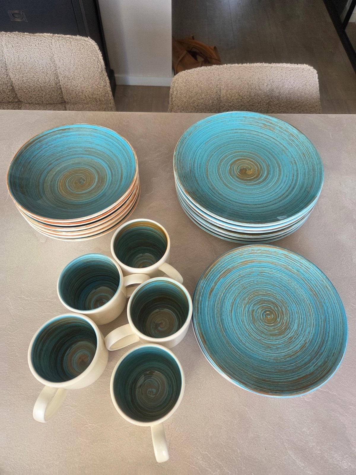 Cosy & Trendy servies set - 16 borden en 5 mokken, Ophalen of Verzenden, Porselein, Overige stijlen, Bord(en)