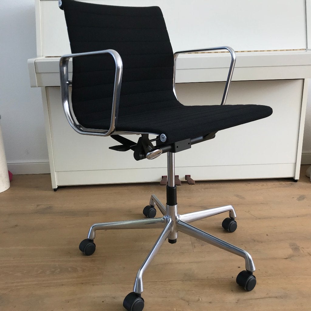 Vitra Eames bureaustoel stoel EA 117 gepolijst, Ophalen, Zwart, Nvt, Nvt