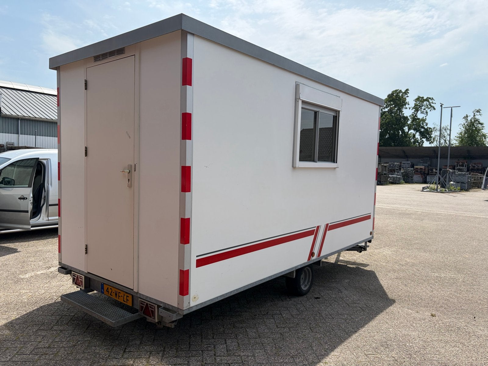 Mobiele Schaftwagen / Kantoorunit met Verwarming, Ophalen