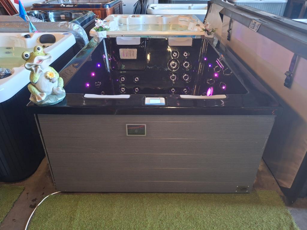 4 zitplaatsen 💦Extreem zuinig model ‼️VELE JETS, Tuin en Terras, Bubbelbaden en Hottubs, Nieuw, Filter, Ophalen of Verzenden