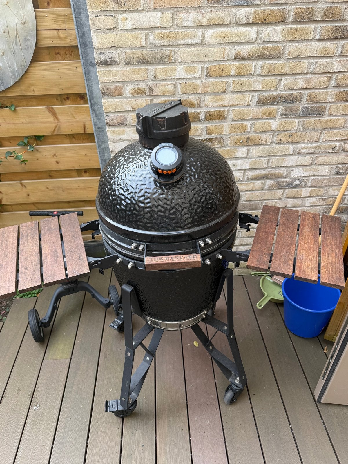 The Bastard Kamado BBQ - Zo goed als nieuw, Ophalen, Zo goed als nieuw