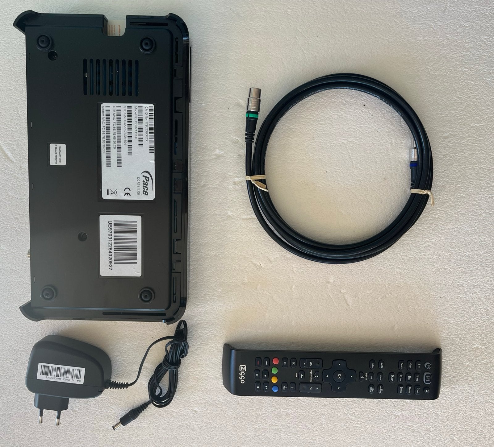 Ziggo Mediabox XL (Pace) met afstandsbediening en kabels, Ophalen of Verzenden, Gebruikt, Harddiskrecorder