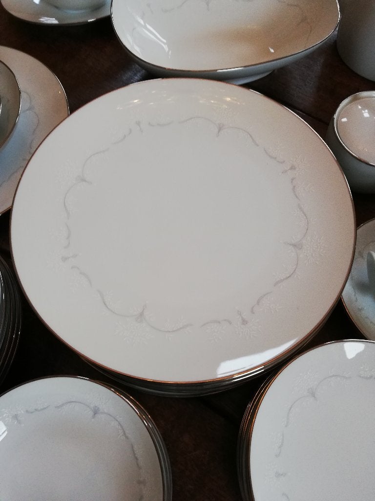 Luxe 8 pers. servies Noritake bone china, Whitebrook, Huis en Inrichting, Keuken | Servies, Ophalen, Zo goed als nieuw, Overige stijlen